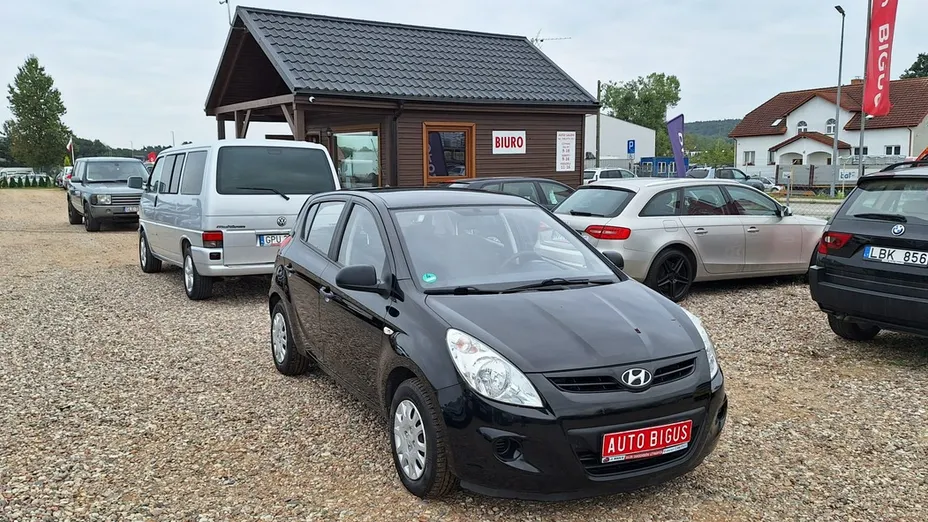 HYUNDAI i20 -
