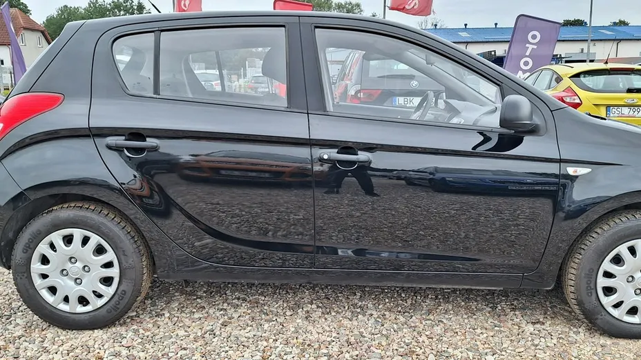 HYUNDAI i20 -