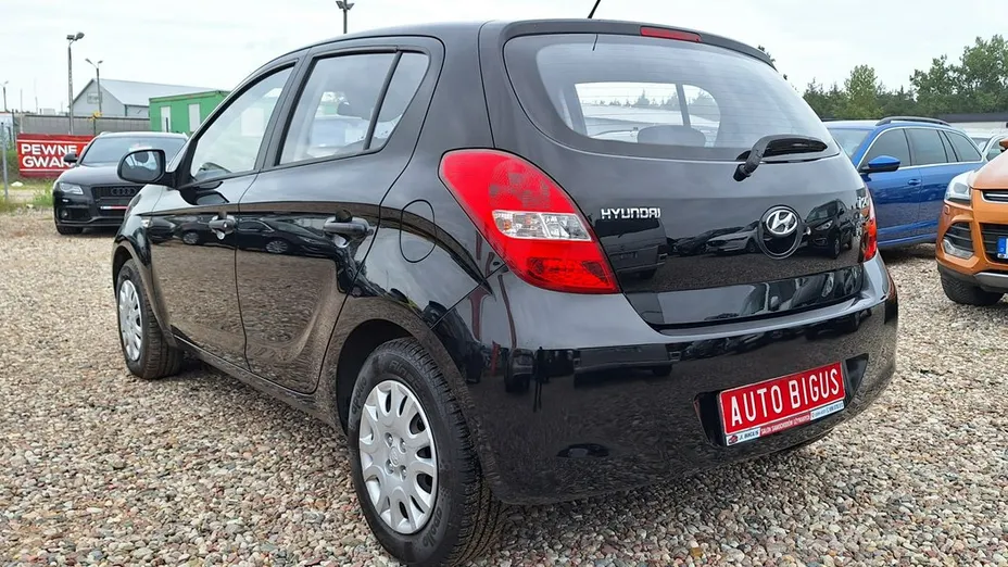 HYUNDAI i20 -