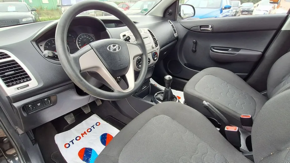 HYUNDAI i20 -