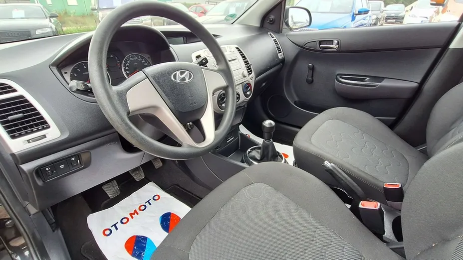 HYUNDAI i20 -