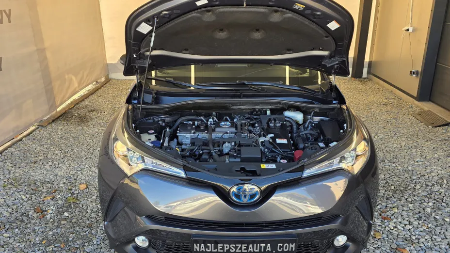 TOYOTA C-HR -