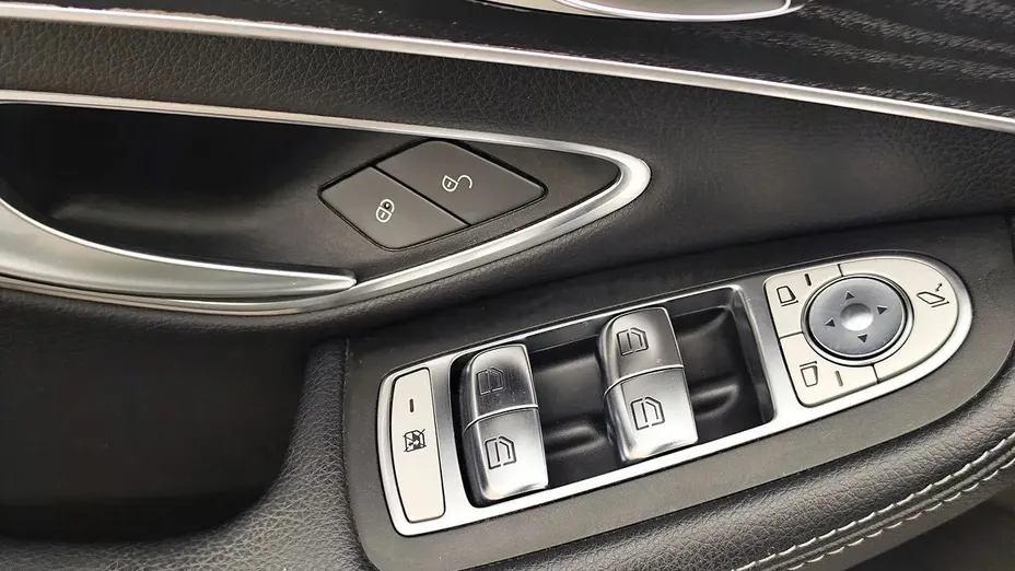 MERCEDES-BENZ C Klasa -