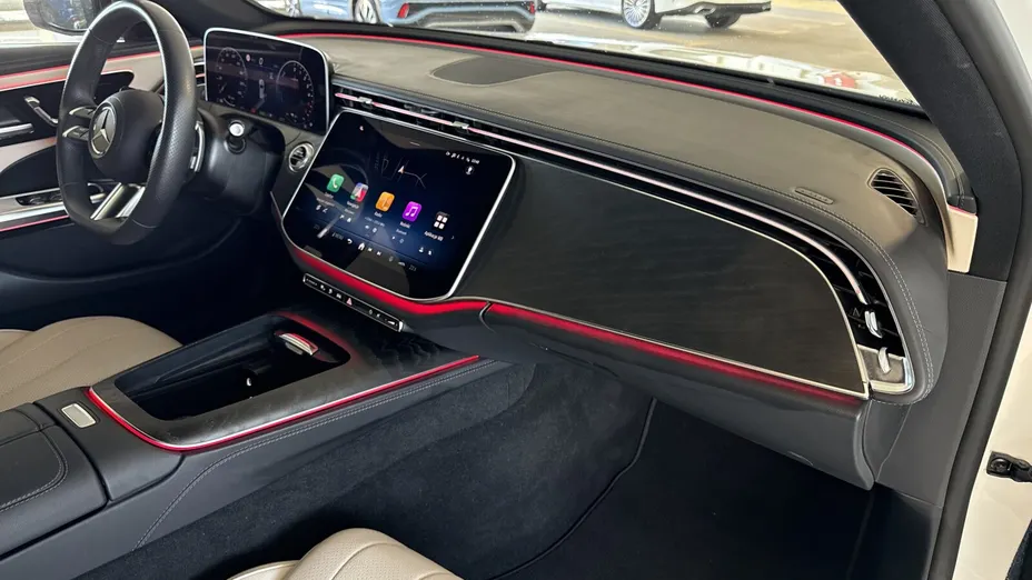 MERCEDES-BENZ E Klasa E 300 de PHEV 4-Matic AMG 9G-Tronic