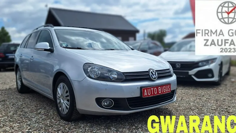 VOLKSWAGEN Golf -
