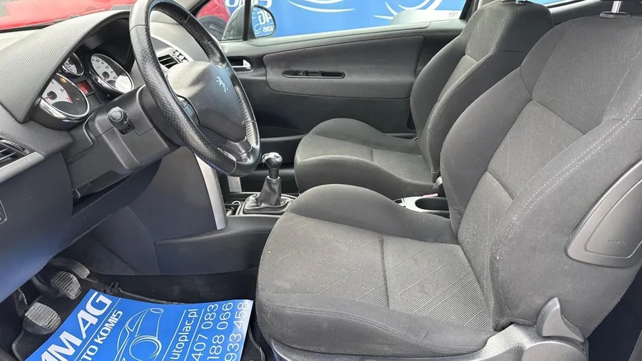 PEUGEOT 207 -