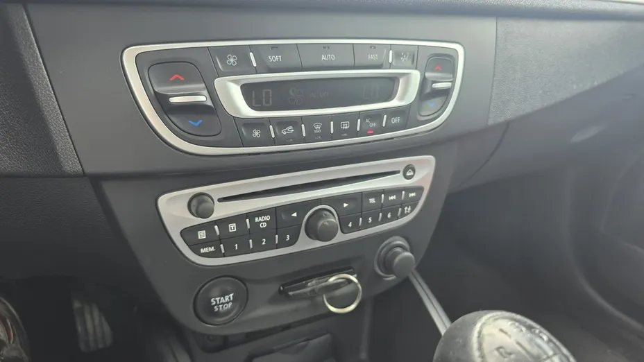 RENAULT Megane -
