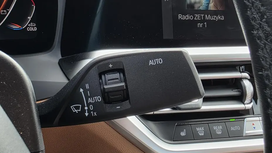 BMW Seria 3 320d xDrive Luxury Line aut