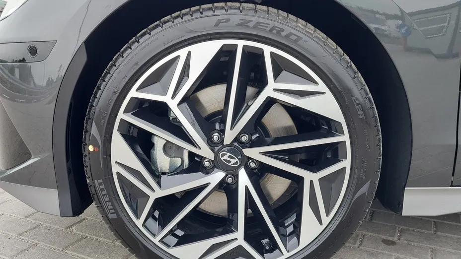 HYUNDAI Ioniq 6 Ioniq 6 77kWh Uniq 4WD Nowy