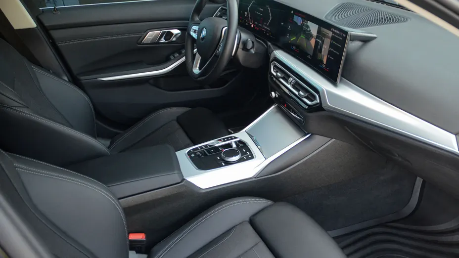 BMW Seria 3 318i aut
