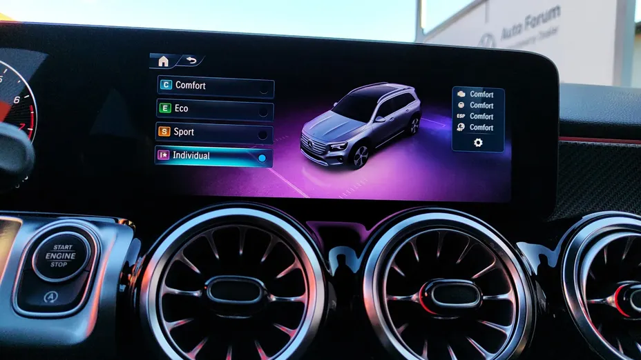 MERCEDES-BENZ GLB GLB 200 AMG Line 7G-DCT