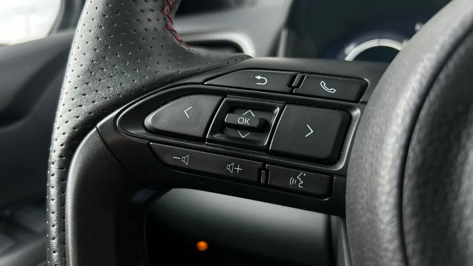 TOYOTA Yaris Yaris Hybrid 1.5 GR Sport