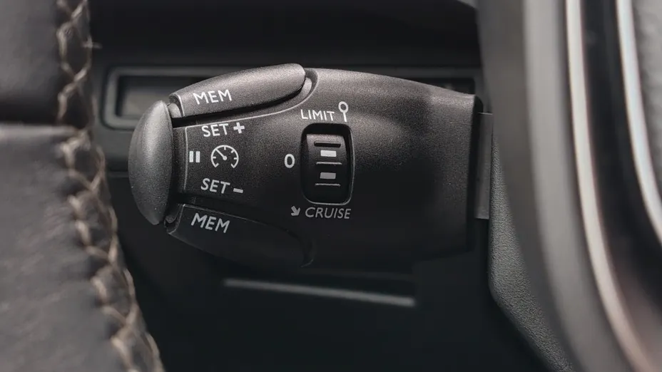 PEUGEOT 5008 5008 1.6 PureTech Allure S&S EAT8