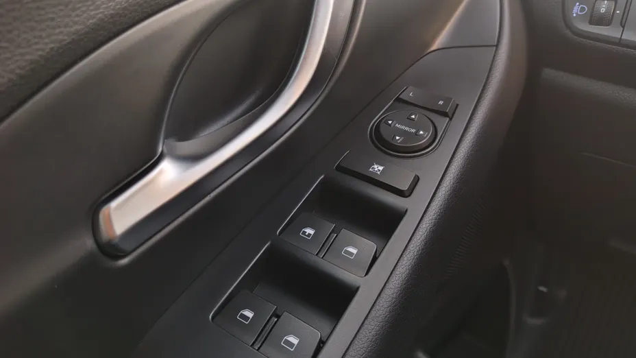 HYUNDAI i30 i30 1.5 DPI Classic +