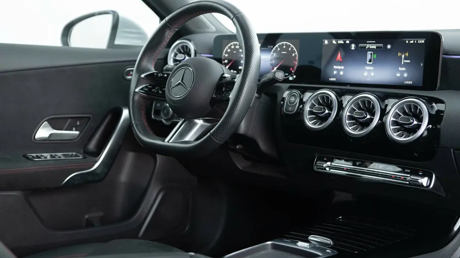 MERCEDES-BENZ A Klasa A 200 AMG Line 7G-DCT