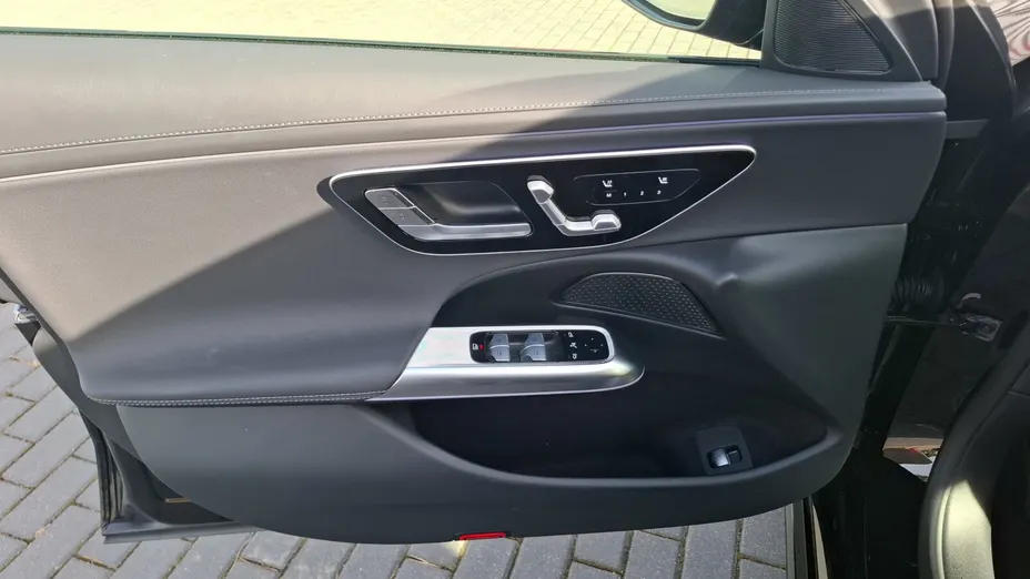 MERCEDES-BENZ E Klasa E 220 d mHEV 4-Matic AMG 9G-Tronic