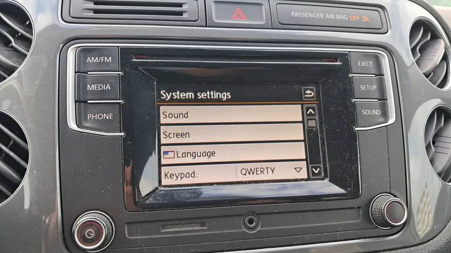 VOLKSWAGEN Tiguan -