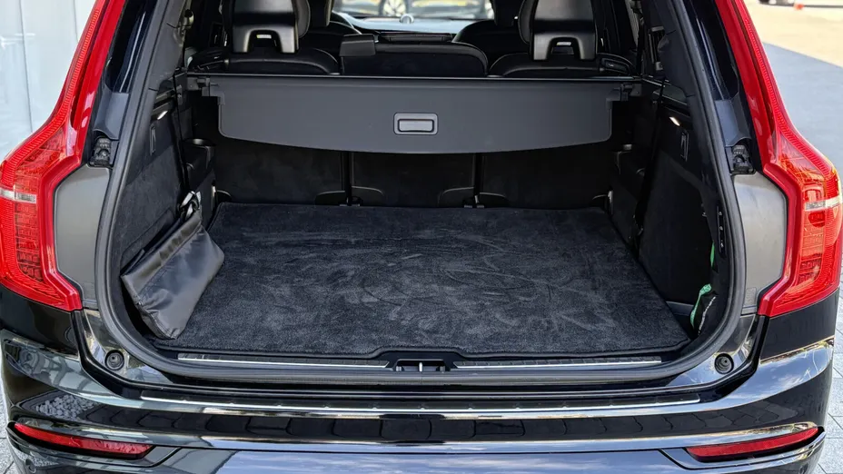 VOLVO XC90 XC90 T8 AWD Plug-In Hybrid Ultra Dark 7os aut