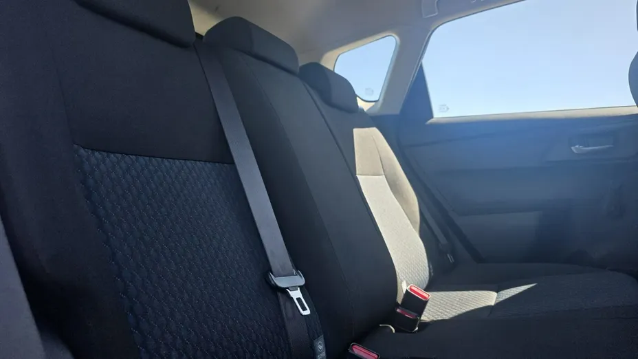 TOYOTA Auris -