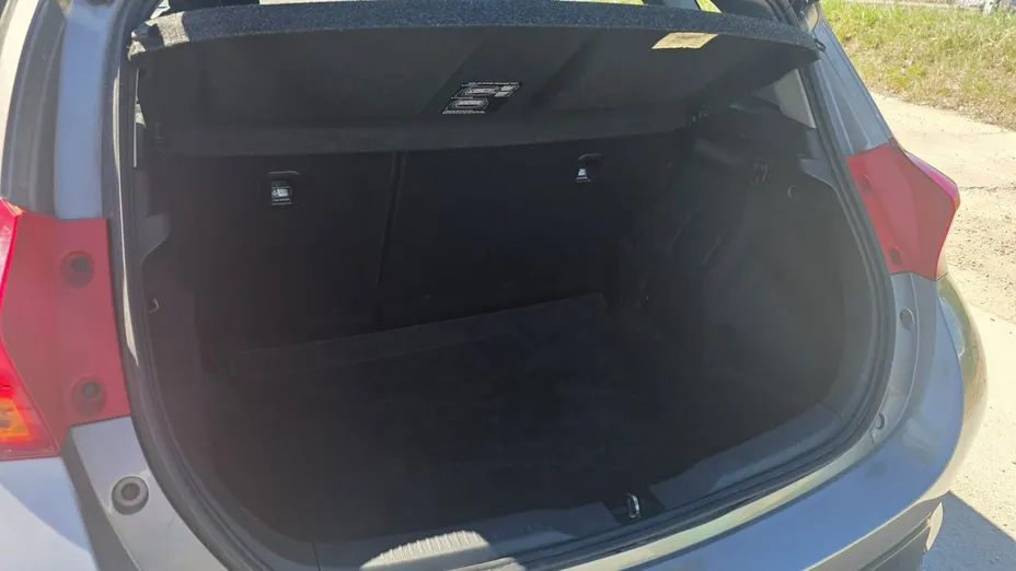 TOYOTA Auris -