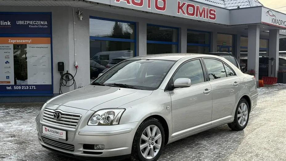 TOYOTA Avensis -