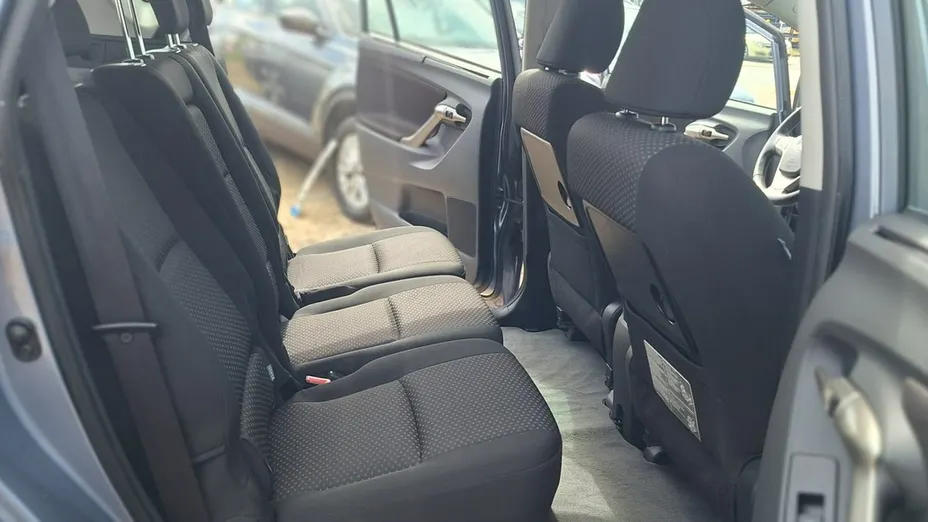 TOYOTA Verso -