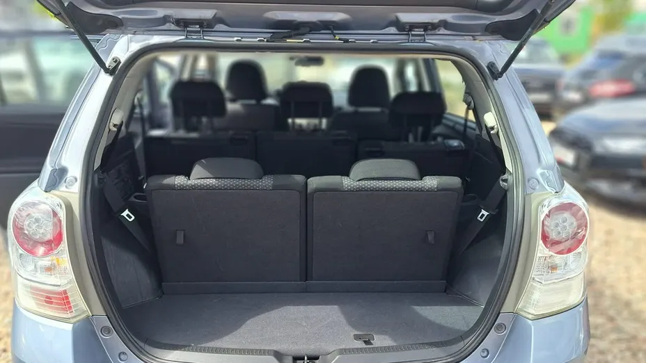 TOYOTA Verso -