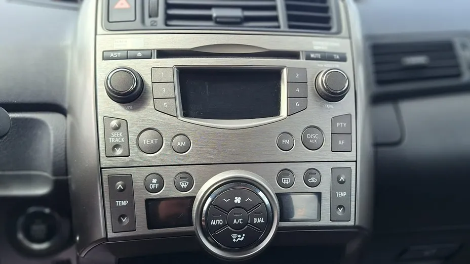 TOYOTA Verso -