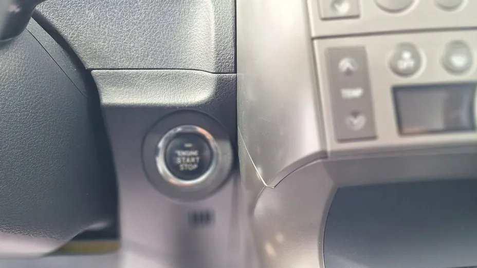 TOYOTA Verso -