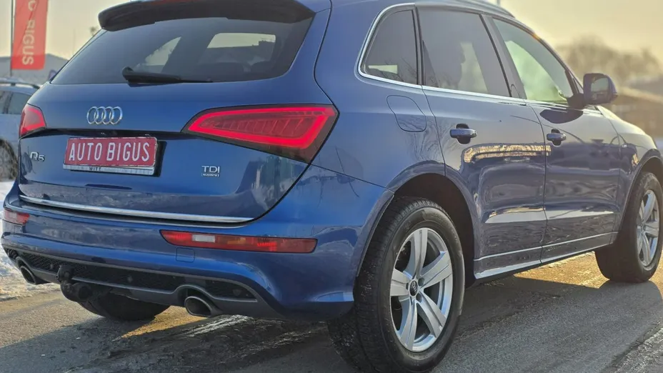 AUDI Q5 -