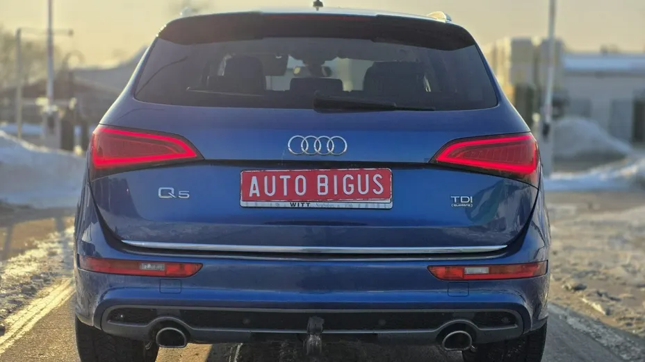AUDI Q5 -