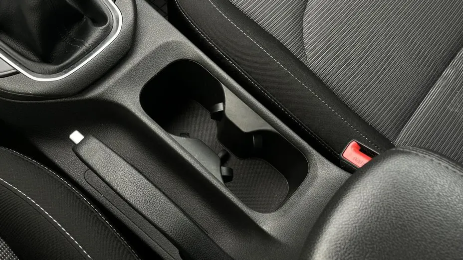 HYUNDAI i30 i30 1.5 DPI Classic +