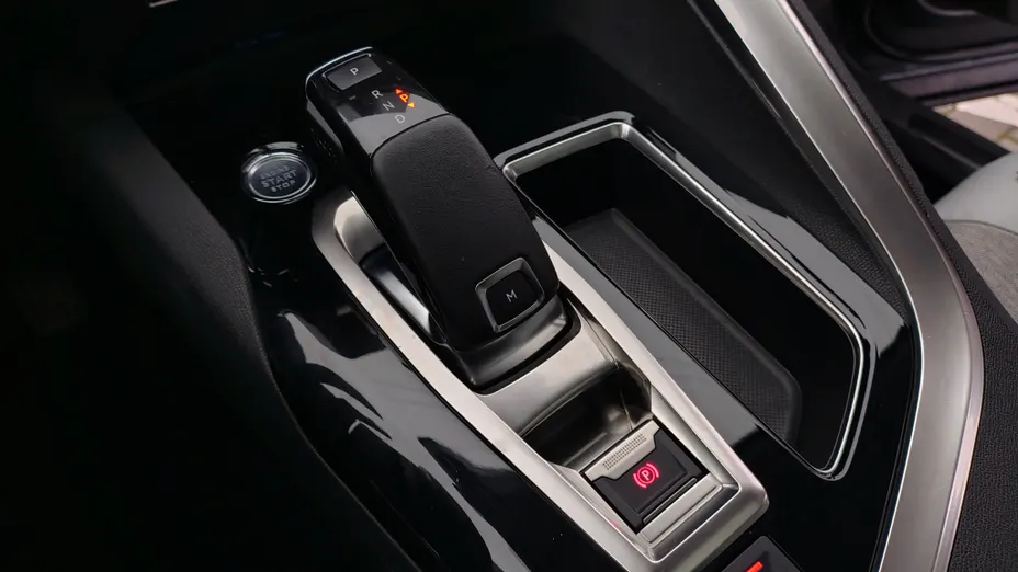 PEUGEOT 5008 5008 1.6 PureTech Allure S&S EAT8