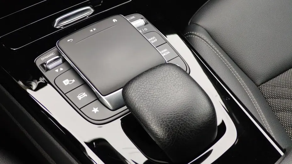 MERCEDES-BENZ A Klasa A 200 d Progressive 8G-DCT