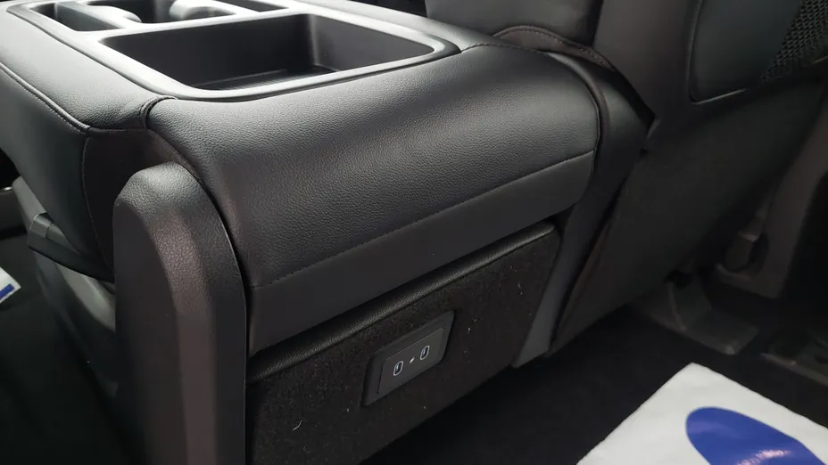 HYUNDAI Staria Staria 1.6 T-GDI HEV Smart VIP aut Nowy