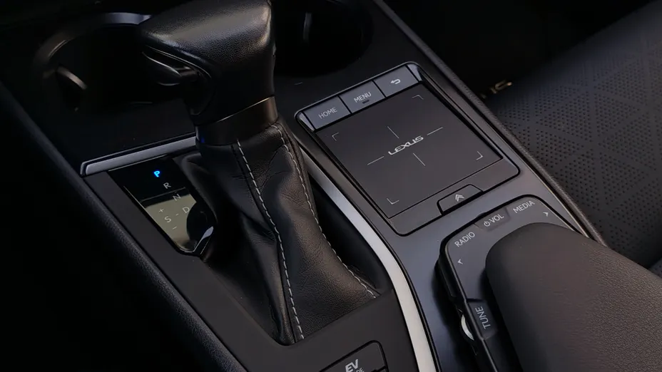 LEXUS UX UX 250h GPF Business 2WD