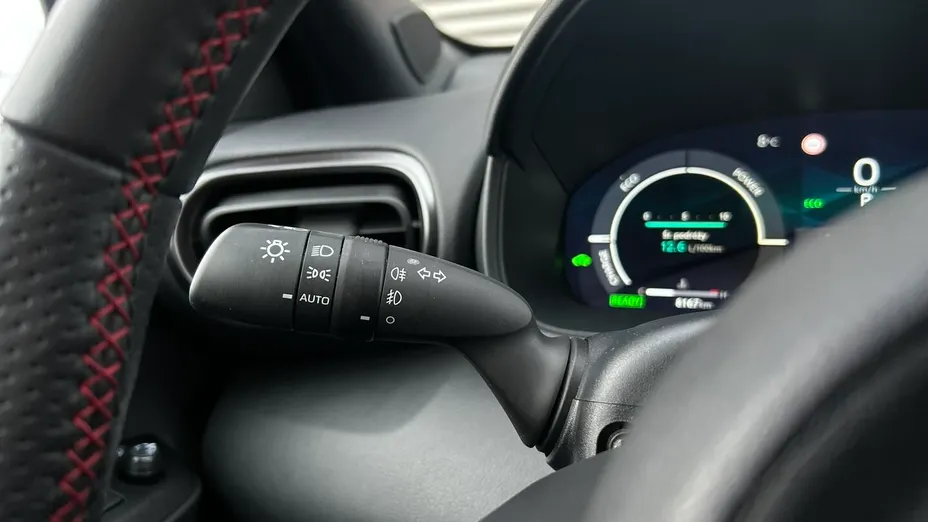 TOYOTA Yaris Yaris Hybrid 1.5 GR Sport