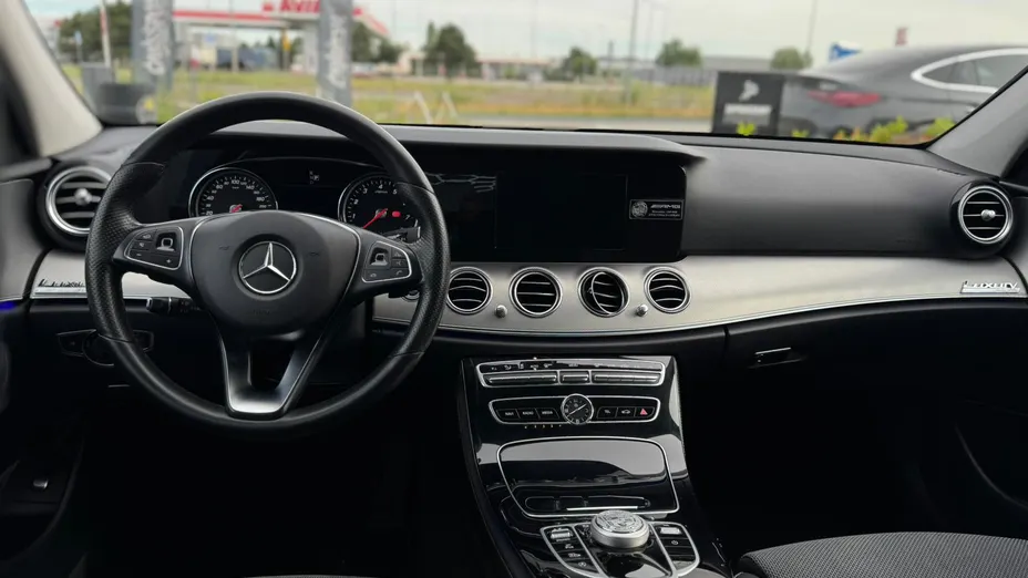 MERCEDES-BENZ E Klasa E 200 9G-TRONIC