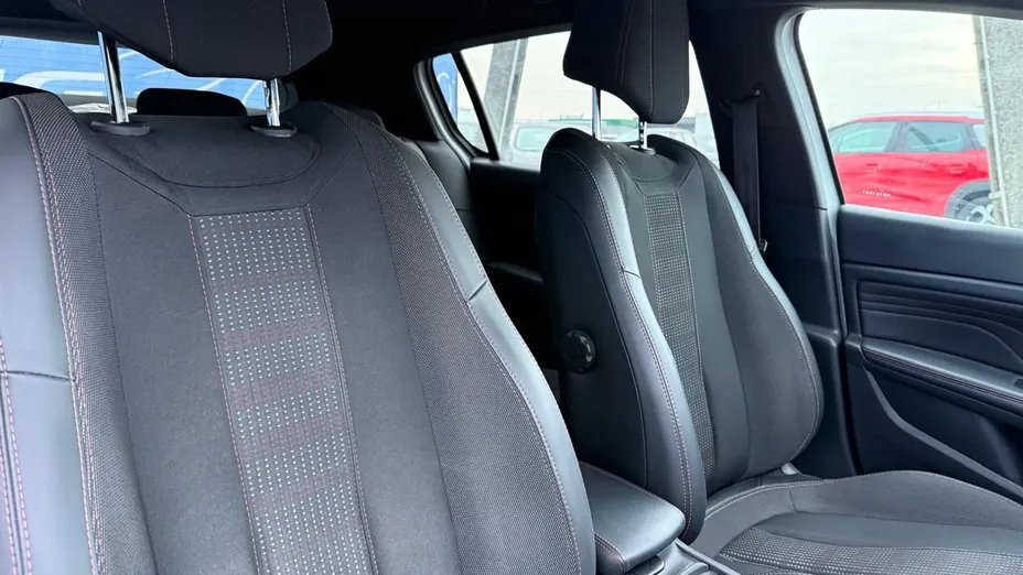 PEUGEOT 308 -