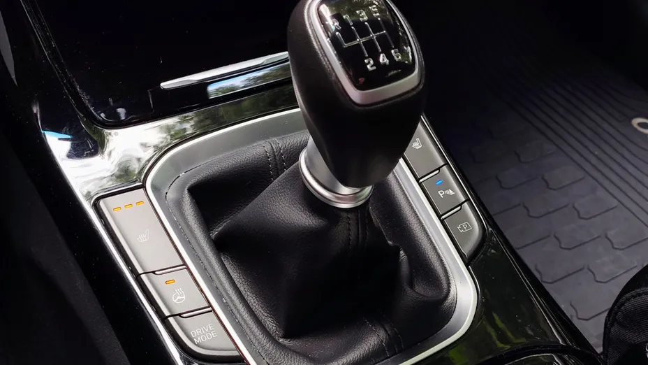 HYUNDAI i30 -