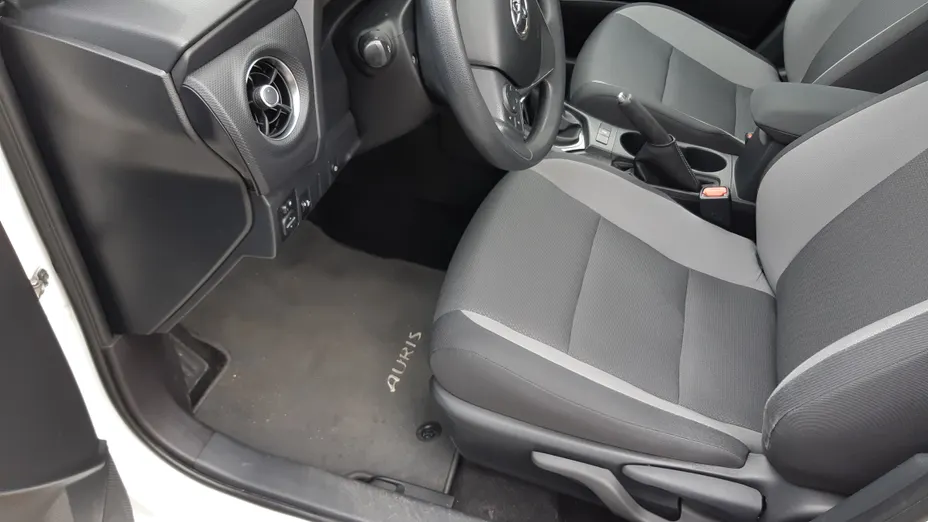 TOYOTA Auris Auris 1.4 D-4D Active