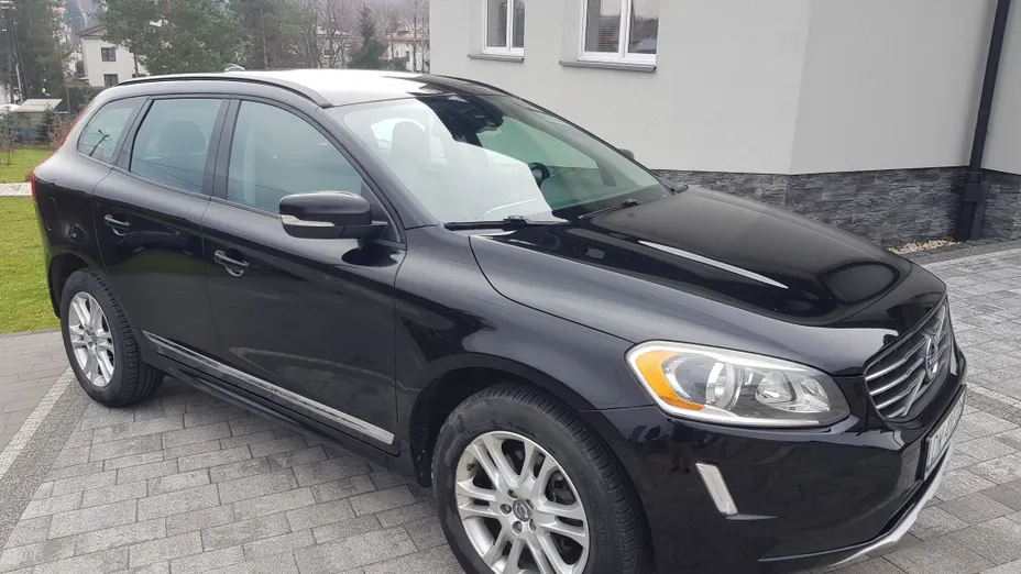 VOLVO XC60 -