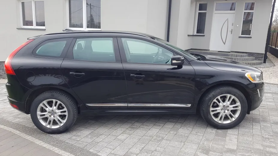 VOLVO XC60 -