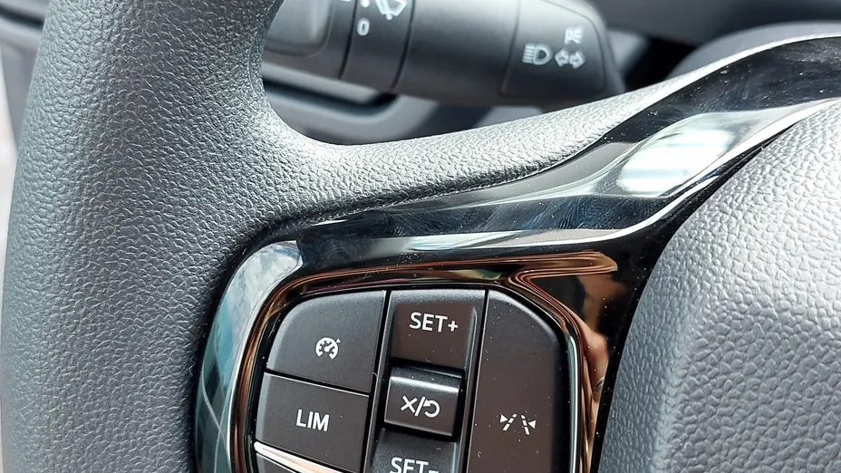 FORD Transit Custom Transit Custom Kombi 2.0 EcoBlue 320 L2H1 Trend M1 Nowy