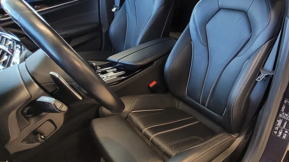 BMW Seria 5 M550i xDrive sport-aut