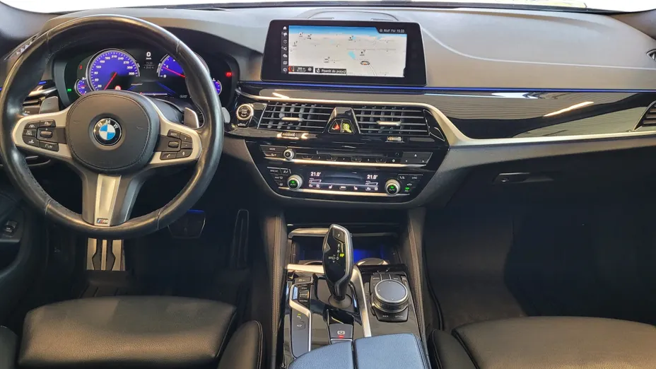 BMW Seria 5 M550i xDrive sport-aut