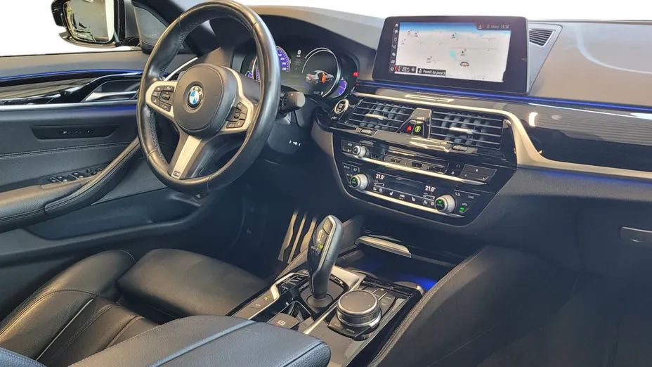 BMW Seria 5 M550i xDrive sport-aut