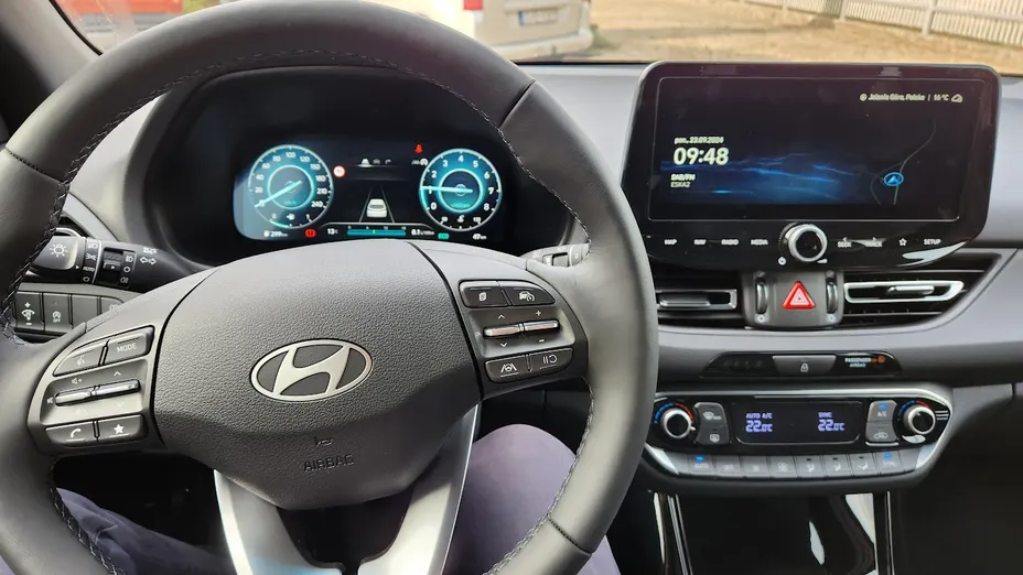 HYUNDAI i30 -