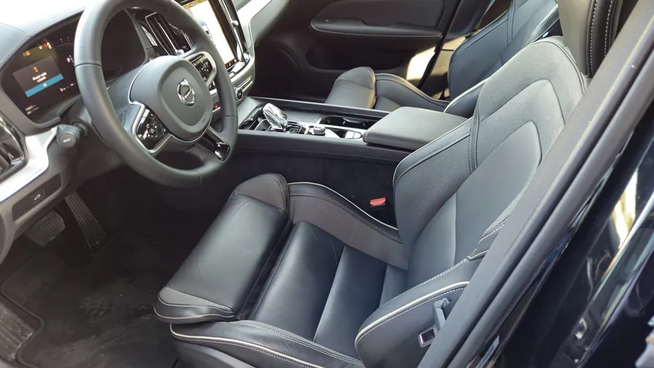 VOLVO S60 S60 B5 B AWD Ultimate Dark aut