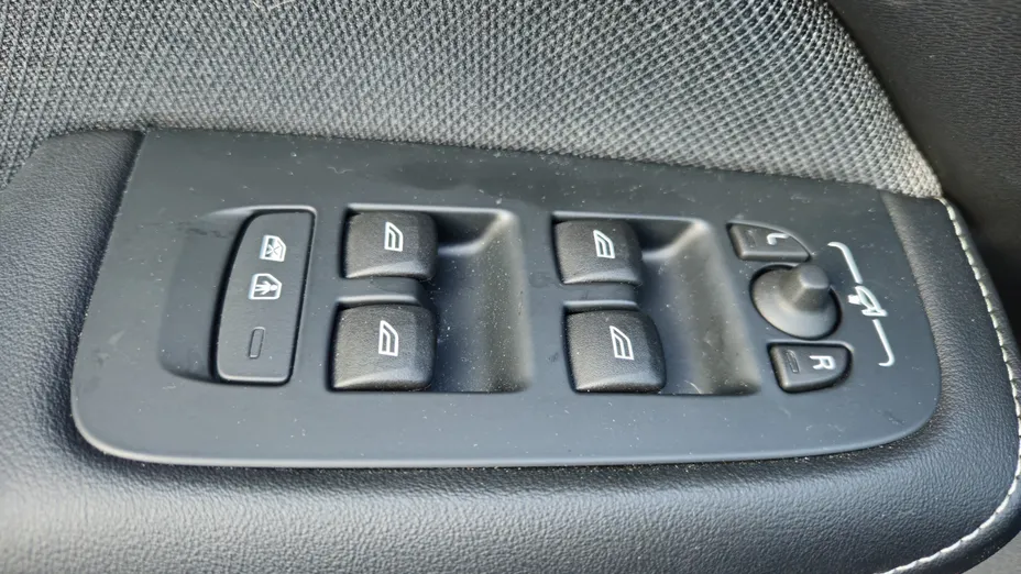 VOLVO S60 S60 B5 B AWD Ultimate Dark aut